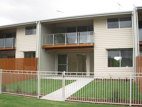 Ocean Front Town Houses Picture 2