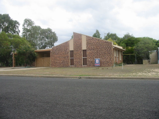 $240 per week
Available now Picture 1