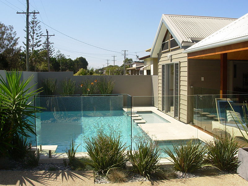 $400 per week Unfurnished
Available September Picture 2