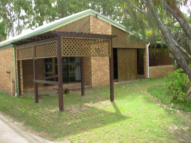 $300 per week unfurnished Picture 1