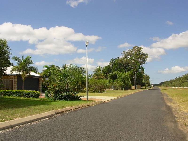 Massive 1000 sq m of Beach Side Living!!! Picture 3