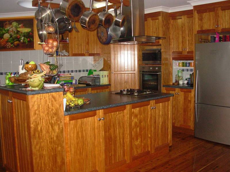 QUALITY AND STYLE Picture 2