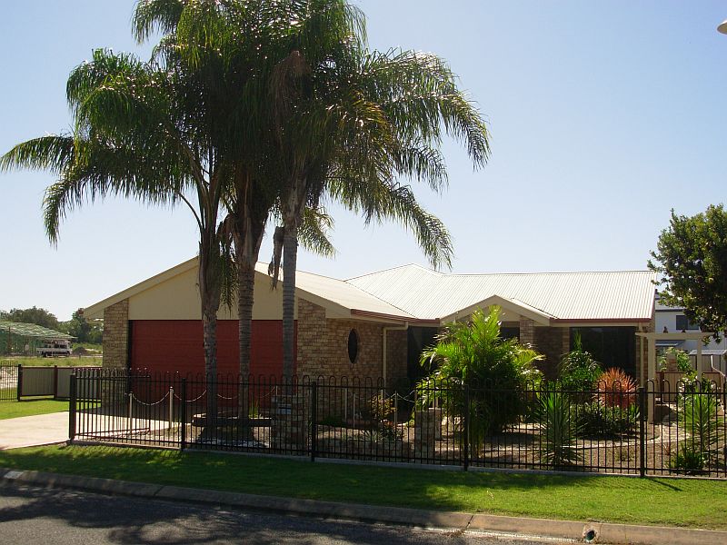 NOT A PENNY TO SPEND - Vendors say 'Sell' Picture 1