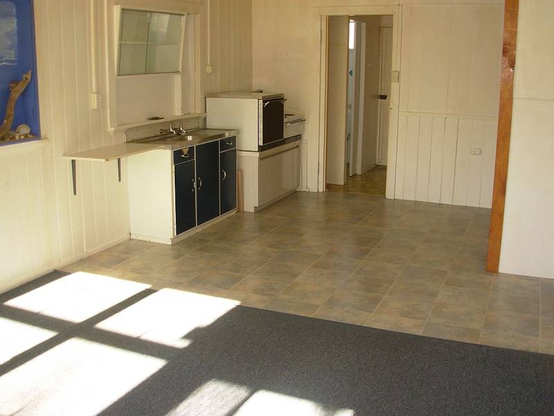 A Great Beach Cottage (with a water view!) Picture 3