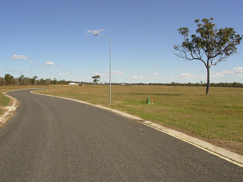 Large Block Overlooking Natural Lake Picture 2