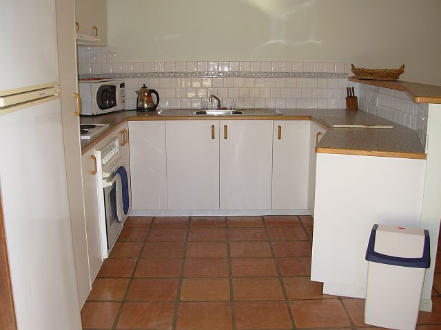 Comfortable & Practical - 1 Street from the Beach Picture 3