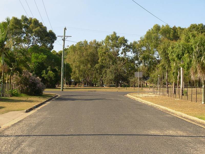 Quiet Cult-A-Sac with Direct Beach Access Picture 2