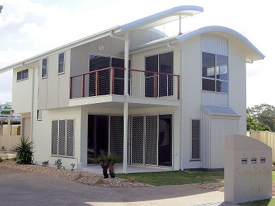 Luxury Beach House Picture