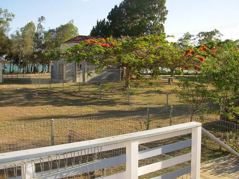 Perfect River Side Retreat
- Fully Furnished + Boat Picture 3