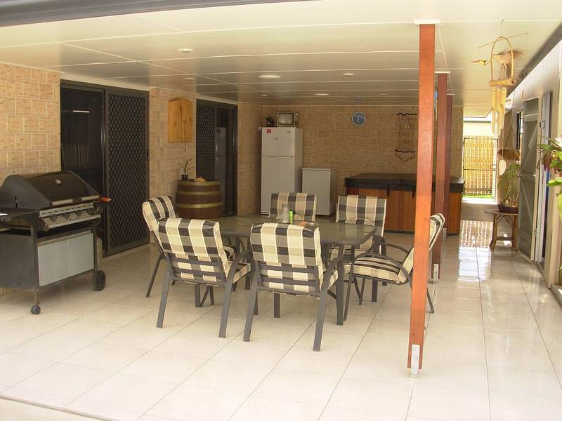 Beachside Elegance Picture 2