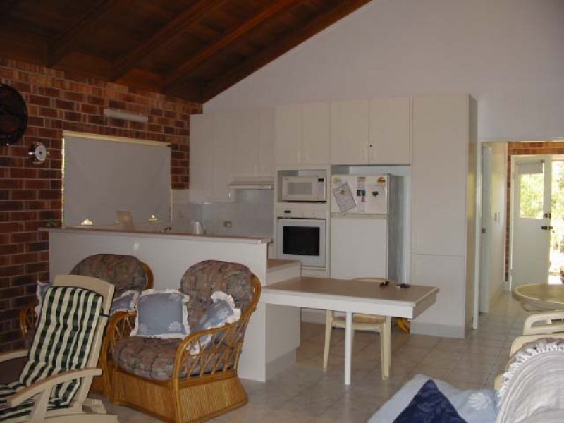 $350 pw Low Season / $660 pw High Season Picture 3