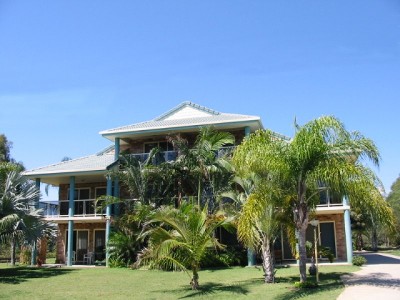 $350 pw Low Season / $660 pw High Season Picture