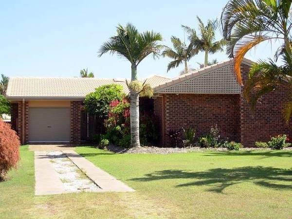 Classy Investment - Direct Beach Access Picture 1