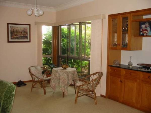 Classy Investment - Direct Beach Access Picture 2