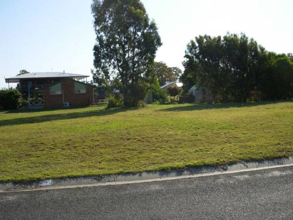 CLOSE TO THE BEACH- CLOSE TO THE SHOPS $160,000 Picture 3