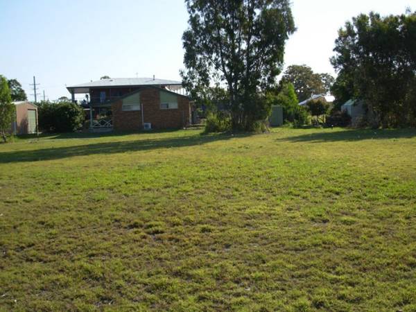 CLOSE TO THE BEACH- CLOSE TO THE SHOPS $160,000 Picture 1