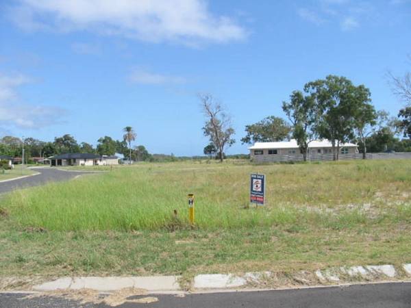 Nestled in Quiet Beach Side Location Picture 1