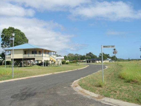 Nestled in Quiet Beach Side Location Picture 2