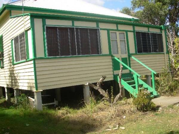 RURAL ACREAGE LARGE HOME 80 FRUIT TREES $400,000 Picture 1