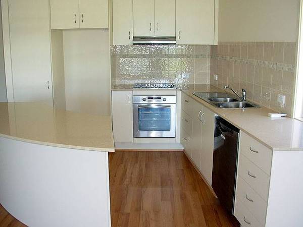 AFFORDABLE INVESTMENT & LIFESTYLE $650,000 Picture 2