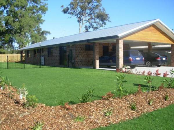 BRAND NEW HOME - STUNNING PRESENTATION - LESS THAN 200 METERS FROM THE BEACH Picture 1