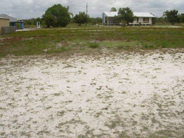 TRANQUIL POSITION CLOSE TO BEACH AND SHOPS Picture 2