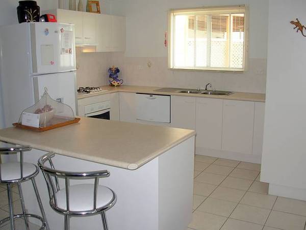 Wake Up To Ocean Views !! Picture