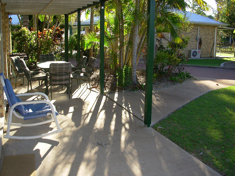 MAGNIFICENT VILLA ON 434 SQ M FREEHOLD LAND Picture 2