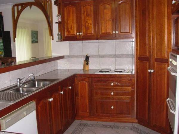 BEAUTIFUL HOME - FULLY FURNISHED Picture 2