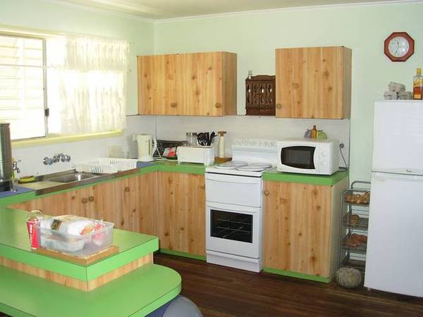 Ideal Family Home only 2 Streets from the Beach Picture 3