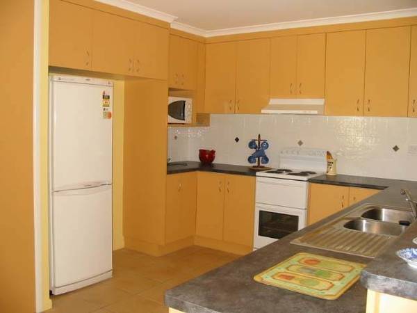 Newly Constructed Quality Modern Home Picture 3