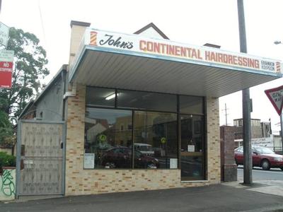 Established Free Barber Shop Picture