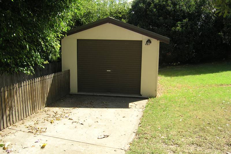 Neat 3 bedroom home Picture 3