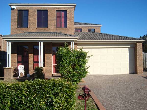 Executive style 2 storey
home with
3 generous size bedrooms + study room Picture 1