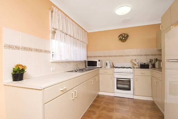 Approved IN-LAW accommodation . . . Picture