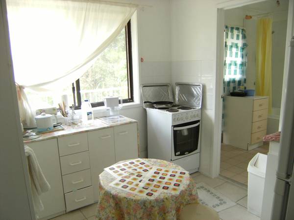 Very clean and tidy 1 bedroom partly furnished and self contained granny flat. Picture Very clean and tidy 1 bedroom partly furnished and self contained granny flat. Picture