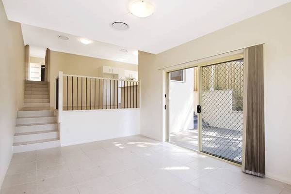 BUILDER'S CLEARANCE SALE Picture