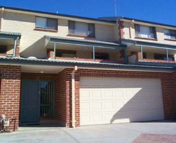 Immaculate 3 Bedroom townhouse Picture 1
