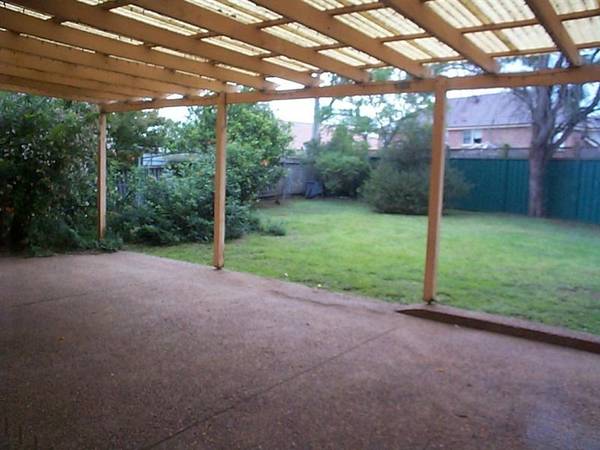 Very large 4 bedroom residence in Crestwood located high up in the cul-de-sac. Picture Very large 4 bedroom residence in Crestwood located high up in the cul-de-sac. Picture