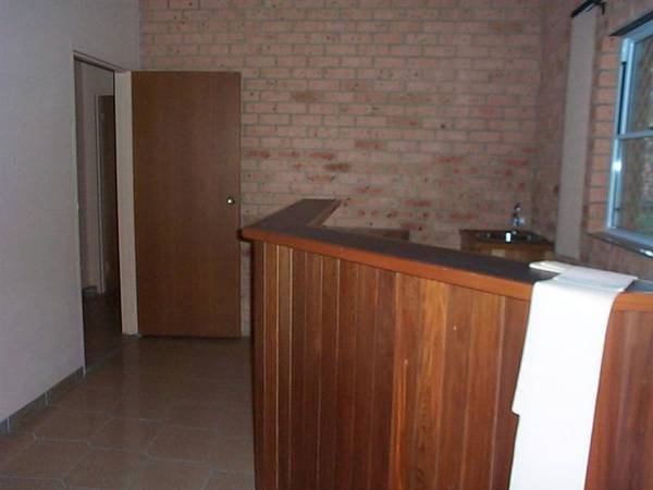 Very large 4 bedroom residence in Crestwood located high up in the cul-de-sac. Picture Very large 4 bedroom residence in Crestwood located high up in the cul-de-sac. Picture