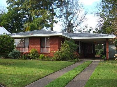 Well maintained freshly painted 3 bedroom home. Picture Well maintained freshly painted 3 bedroom home. Picture