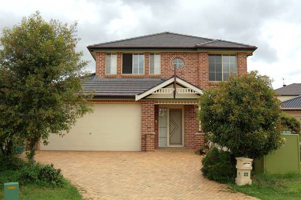 This spacious home offers 5 good-size bedrooms all with built-ins, Picture 1
