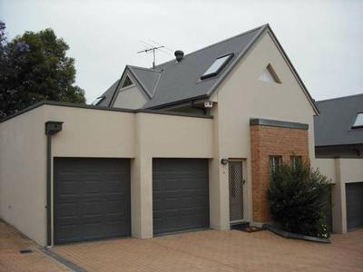 Sought after 2 bedroom townhouse located in small quiet complex Picture