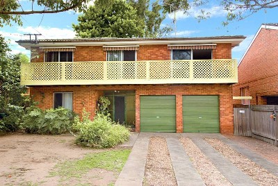 THE BEST OF BOTH WORLDS: A HOME WITH LESS MAINTENANCE Picture