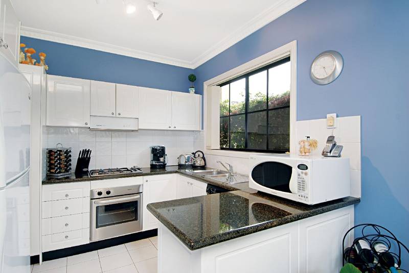 WALK TO SHOPS Picture