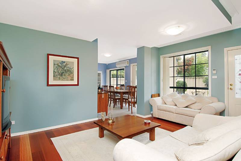 WALK TO SHOPS Picture