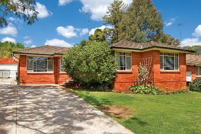 GREAT YARD & EXTRA LIVING Picture