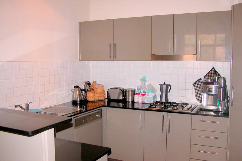 Positioned just a few minutes walk form the cosmopolitan hub of Castle Hill Picture 2