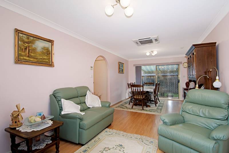 The Best and Less! Picture 3