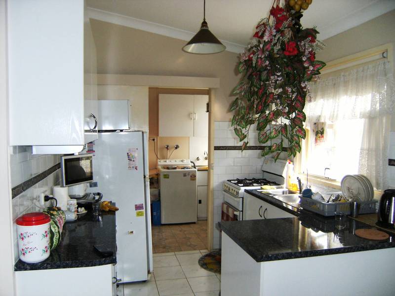 Freshly painted 3 bedroom home located within short distance to Winston Hills Shopping Centre. Picture